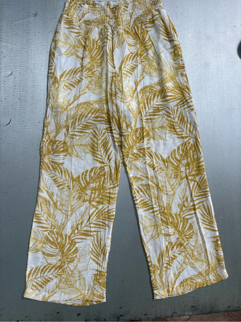 Nanette Lepore White Pants with Mustard Leaf Print
